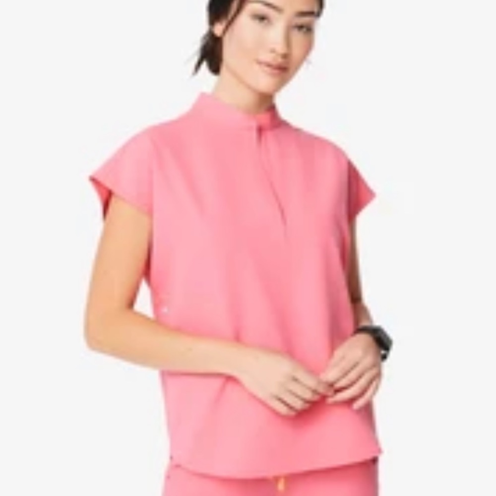 Figs set xsmall top and small pants pink